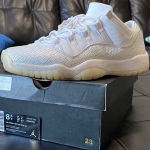 Air Jordan retro 11 lows